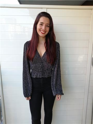 Bioquímica y bióloga molecular imparte clases de matemáticas, biología, euskera, inglés... a alumnado de diferentes edades