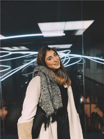 Sono una studentessa universitaria (economia e management alla Bocconi), impartisco ripetizioni a studenti del liceo e delle medie