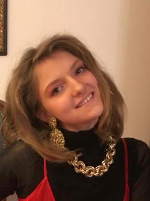 Ragazza madrelingua russa aiuta compiti per stranieri e insegna la lingua sia italiana che russa