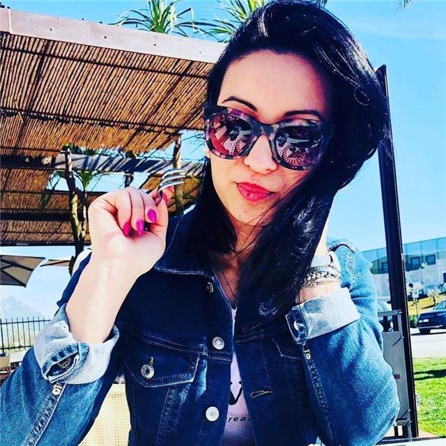 Laureata in beni culturali offre lezioni private di materie umanistiche per scuole primarie e secondarie (primo e secondo grado) e/o supporto per la preparazione di esami universitari