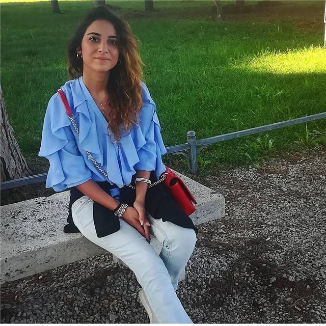 Insegnante laureata in giurisprudenza, offre ripetizioni nelle seguenti materie: diritto, italiano, matematica (scuole elementari, medie)