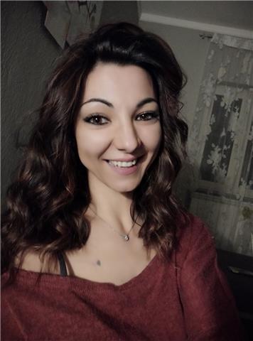 Giovane e motivata insegnante offre lezioni di italiano, grammatica, analisi dei testi e scrittura, anche per BES e DSA, da remoto e in presenza. Salerno e dintorni