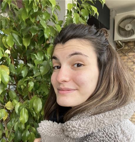 Studentessa del Liceo scientifico, indirizzo Cambridge, disponibile per lezioni private, aiuto compiti e conversazione in inglese, per i ragazzi delle scuole medie