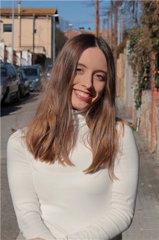 Chica responsable se ofrece a dar clases online de inglés a niños de primaria y eso. tengo el certificado del first y cae en inglés. clase de todo tipo: repaso, empezar desde cero, gramática, conversaciones ( speaking)...doy clases en tu misma casa ( est