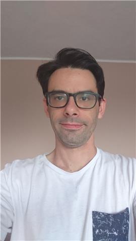 Insegnante con studi in chimica industriale, offre lezioni di fisica, chimica,matematica