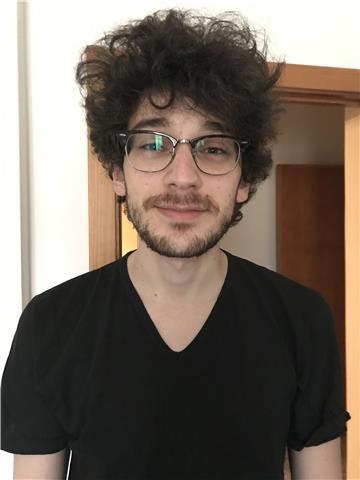 Studente universitario presso facoltà di Medicina e Chirurgia (PG), ho frequentato Liceo Scientifico a Nardò (Le). Maturità conseguita con 100/100