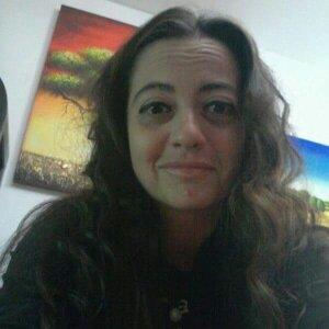 Laureata in matematica, e laureanda in fsru, impartisce lezioni anni a ragazzi di scuole elementari, medie e superiori