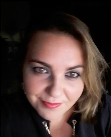 Laureata in biologia con ottima esperienza, impartisce lezioni private