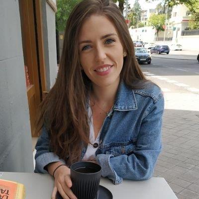 Nativa en inglés, ex- vaughan profesora con una carrera en derecho