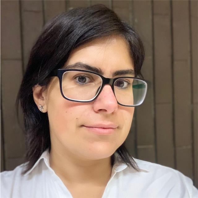 Docente di economia, impartisco lezioni online per recupero debiti o superamento esami universitari. 
Oltre la materia per cui svolgo docenza sono disponibile per aiuto compiti in:
- Matematica per medie e istituti tecnici superiori
- Diritto (fino all'un