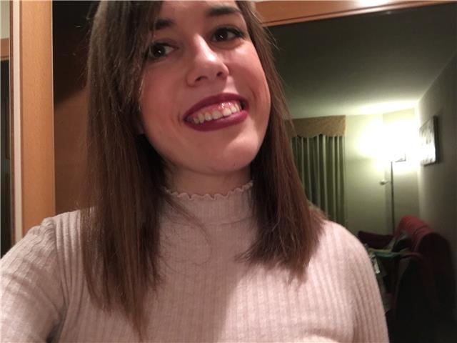 Doy clases particulares tanto a niños como adultos, tanto online como presencial. Graduada en Filología Inglesa