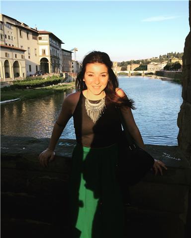 Insegnante di inglese e francese offre lezioni private online, nel calatino, lentini e carlentini