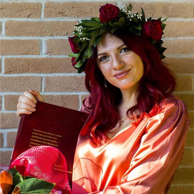 Laureata in Mediazione Linguistica e Interculturale con certificazione DITALS per l'insegnamento dell'italiano per stranieri offre ripetizioni di italiano come lingua straniera e di qualsiasi materia per le scuole medie