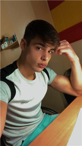 Estudiante de psicología ofrece clases de química nivel 10 selectividad