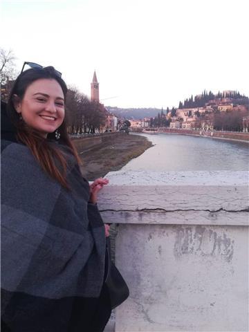 Docente di inglese laureata in lingue impartisce lezioni di inglese, spagnolo e portoghese