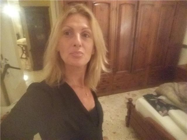 Insegnante madrelingua francese offre corsi di lingua a tutti ilivelli. Esaminatrice delf insegnante Alliance Française traduttrice