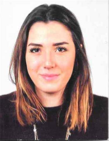 Studentessa universitaria offre aiuto compiti