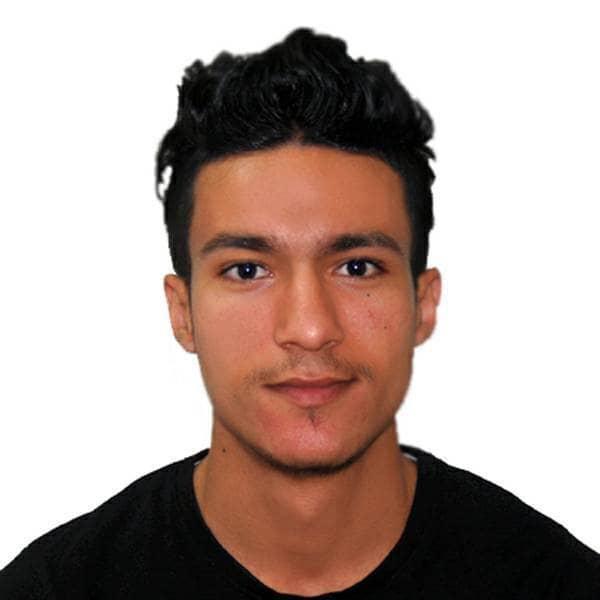 Je m'appelle Youssef, 25 ans, j'enseigne l'anglais aux besoins adaptés des personnes qui veulent apprendre à communiquer en anglais