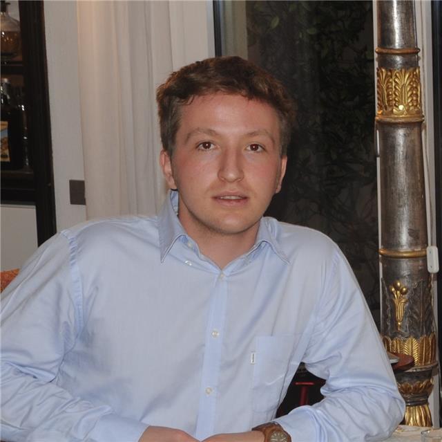 Laureato con lode in economia e commercio offre ripetizioni di microeconomia e macroeconomia a milano