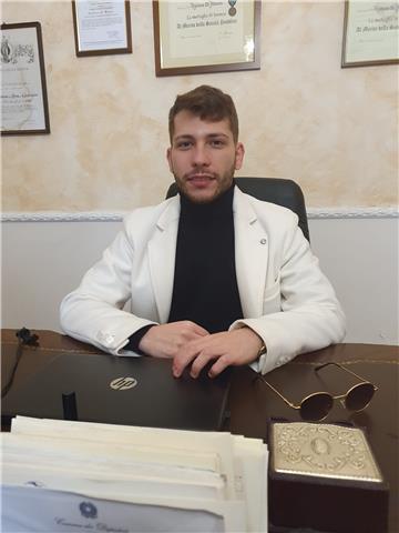 laureato in giurisprudenza con 110elode impartisce lezioni eccellenti di diritto