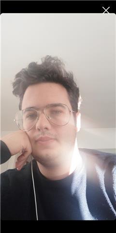 Laureato in scienze dell'educazione da ripetizioni di psicologia, storia materie umanistiche