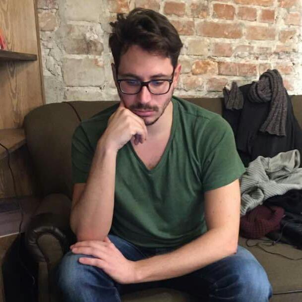 Professore di letteratura e storia offre ripetizioni di latino, storia letteratura e greco