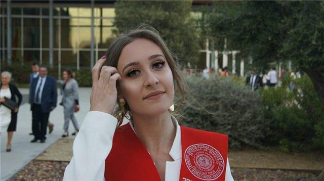 Opositora a carrera judicial y fiscal graduada en d se ofrece para dar clases de derecho constitucional, civil, penal, procesal civil y procesal penal