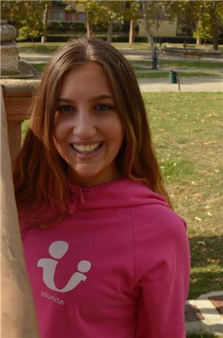 Studentessa di Economia con Esperienza , seria, puntuale e attenta ai bisogni dello studente