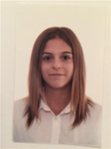 Inglés, a personas de todas las edades. se imparte desde cero. da igual su nivel