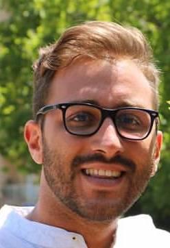 Insegnate con diploma scientifico, due lauree in economia e master in ambito finanziario impartisce lezioni private. esperienza pluriennale nel settore