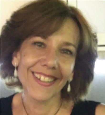 Se dan clases guitarra y música