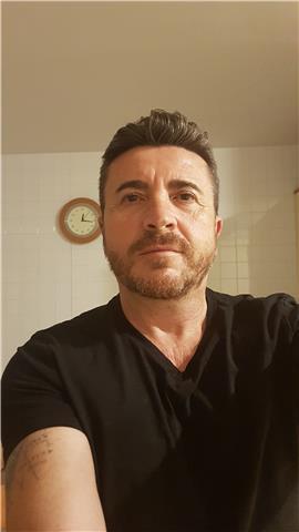 Soy paciente y pragmático. 
daría clases tanto a niños como adultos. 
me adapto a las necesidades