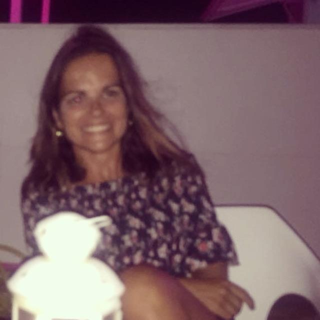 Profesora de lengua y literatura doy clases de lengua, literatura e inglés. en mi domicilio, en el domicilio del alumno a convenir