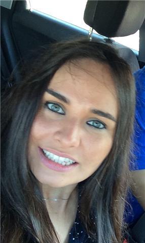 Laura, 32 años, licenciada en empresariales y actualmente funcionaria, imparte clases particulares desde hace catorce años, centrándome en matemáticas empresariales/finsncieras, microeconomía, macroeconomía, contabilidad financiera, de costes, entre otras