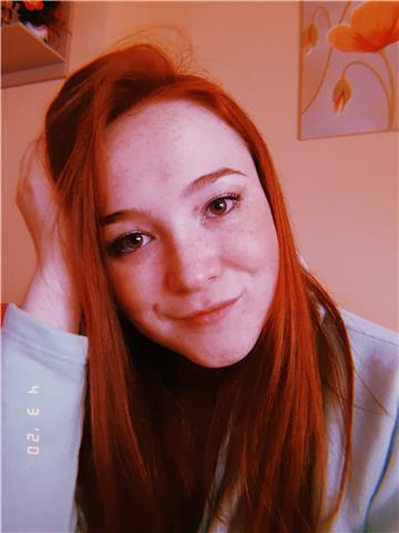 Ragazza diplomata al liceo musicale offre ripetizioni inerenti alle materie correlate all'indirizzo di studi