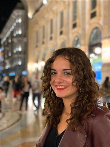 Diplomata in lingue offre ripetizioni in spagnolo, inglese e tedesco