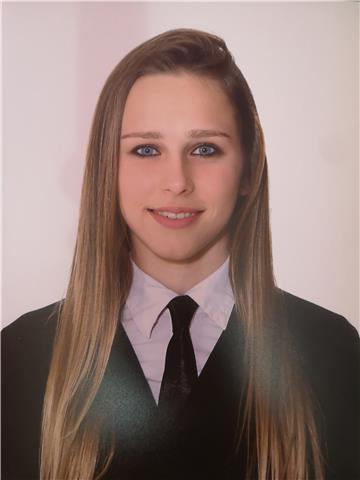 Estudiante que acaba de terminar bachillerato y ya ha dado clases de matemáticas antes