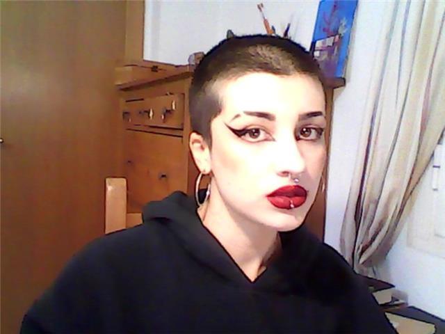 Profesora de ilustración digital y dibujo