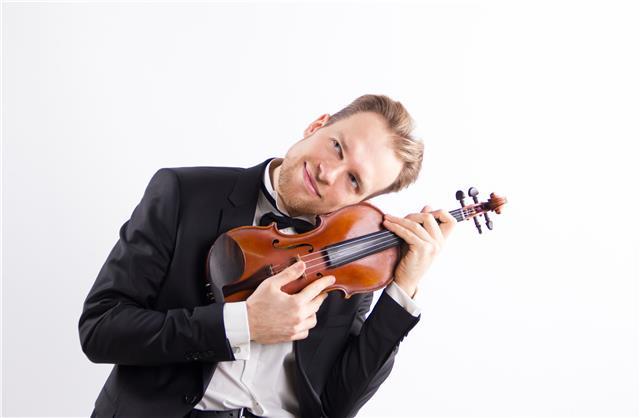 Violinista professionista propone lezioni privati per bambini e adulti