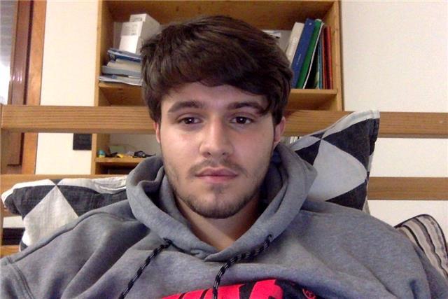 Madrelingua Inglese, Studente universitario informatica