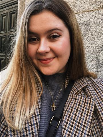 Estudiante de 20 años, me ofrezco a dar clases de inglés desde los 3 años hasta 2º de bachillerato
