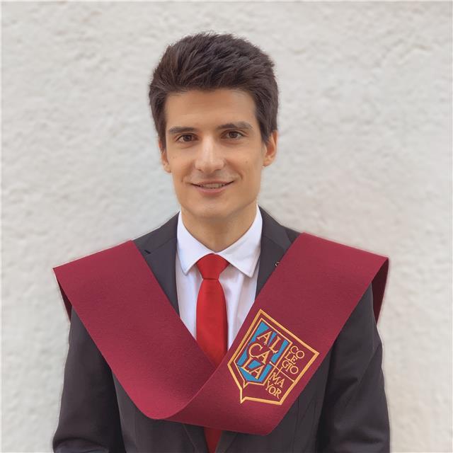 Hola! me considero una persona muy extrovertida y apasionada capaz de entender y empatizar con cualquier persona con ilusión por aprender. me encanta enseñar, tengo experiencia de enseñanza con niños de entre 10-18 años y la verdad que lo recuerdo con muc