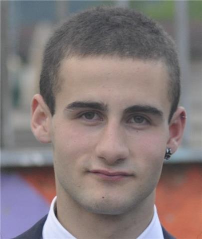 Soy estudiante de segundo de magisterio en mondragon, tengo el titulo de advanced en ingles y un nivel b2 en euskera