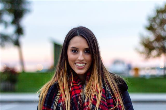 Clases particulares de inglés o conversación.Preparación para exámenes oficiales. Graduada en Estudios Ingleses. 3 MA.Experiencia en Inglaterra y EEUU