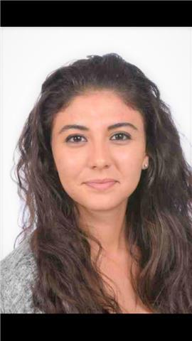 Étudiante spécialisée en Littérature, langues et sciences humaines (français, langues, histoire géo etc.) 
Formations : Classe prépa, CELSA, Sciences Po