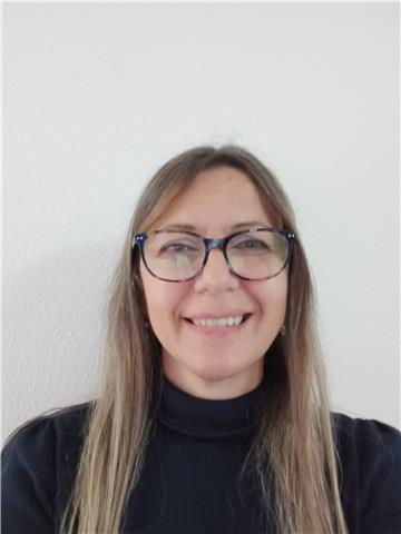 Profesora de matemáticas y lenguaje de primaria con amplia experiencia