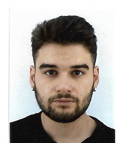 Sono un ragazzo giovane con voglia di fare, sono sempre stato bravo in inglese a scuola e finite le superiori ho fatto un corso di qualche mese ad Oxford in Inghilterra, dove ho anche lavorato come barista
