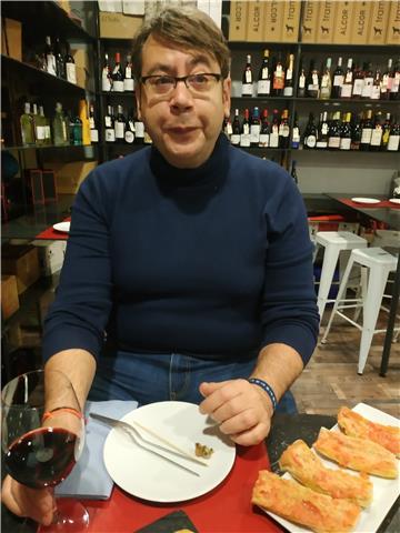 Doy clases de lengua, literatura, historia y biología