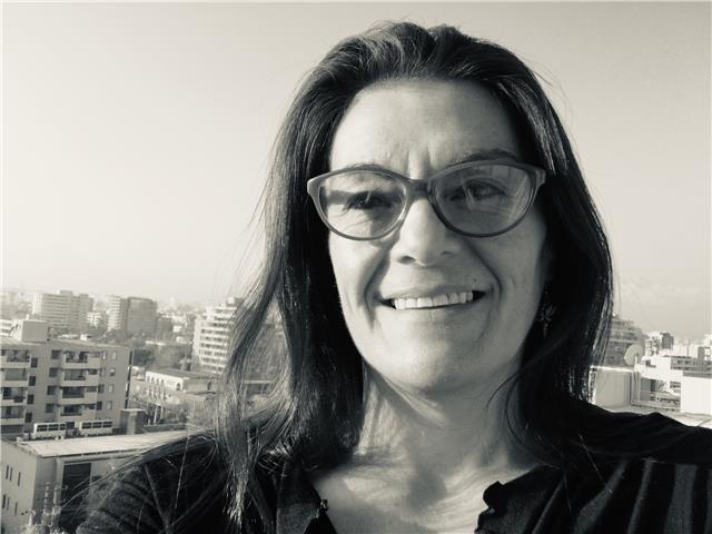 Químico y Profesora de química y biología