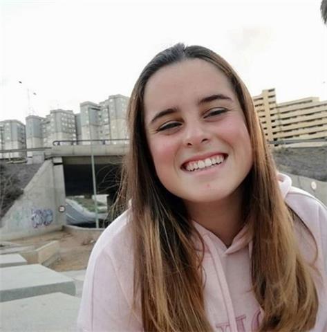 Estudiante universitaria de grado en Turismo nativa de Frances y Español con bachillerato en Ciencias de la Salud